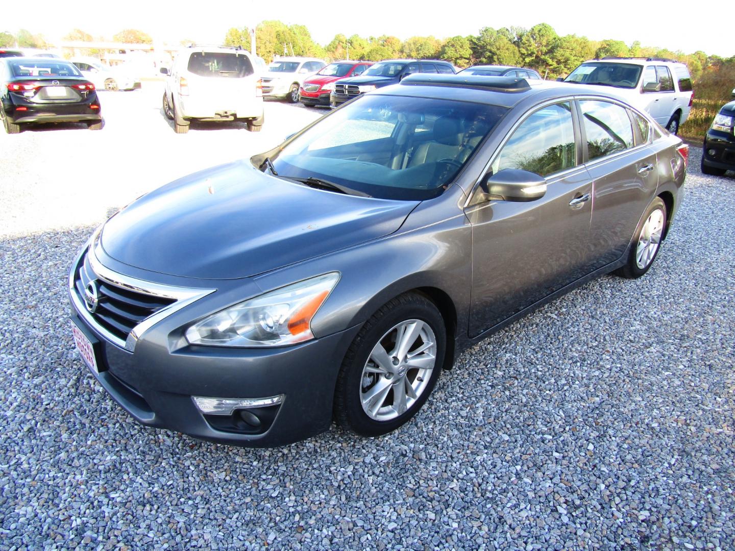 2014 Gray Nissan Altima 2.5 SL (1N4AL3AP1EC) with an 2.5L L4 DOHC 16V engine, Automatic transmission, located at 15016 S Hwy 231, Midland City, AL, 36350, (334) 983-3001, 31.306210, -85.495277 - Photo#0